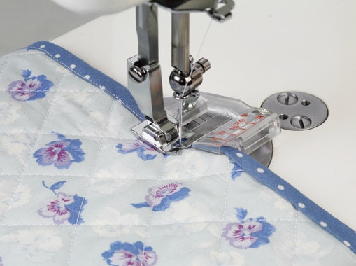 ジャノメ（JANOME）テープガイド押さえ 高速直線（職業用）ミシン用 型番：767-412-018 【メーカーお取り寄せ商品】