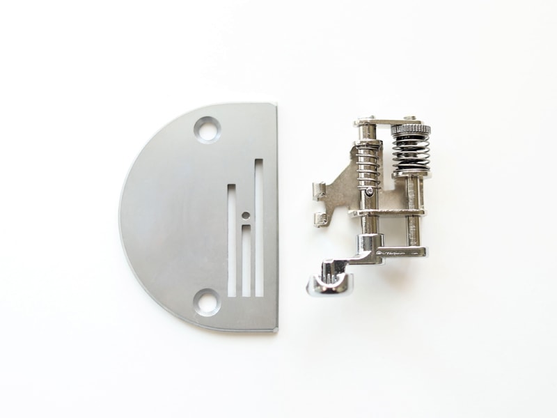 ジャノメ（JANOME）ルーラーワーク押さえセット 高速直線（職業用）ミシン用 型番：767-434-005 【メーカーお取り寄せ商品】