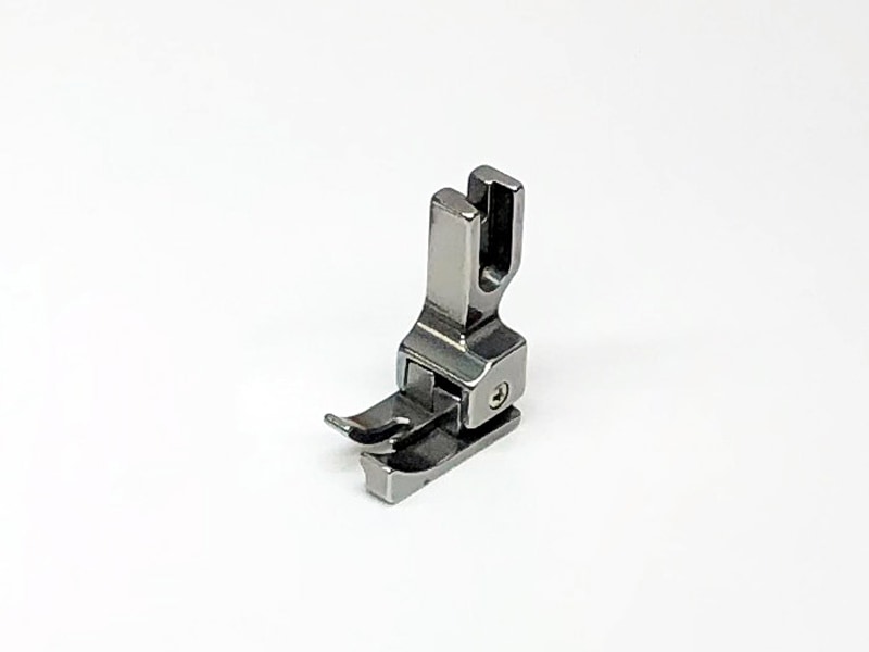 ジャノメ（JANOME）右段付き押さえ（2mm) 高速直線（職業用）ミシン用 型番：202-424-006 【メーカーお取り寄せ商品】