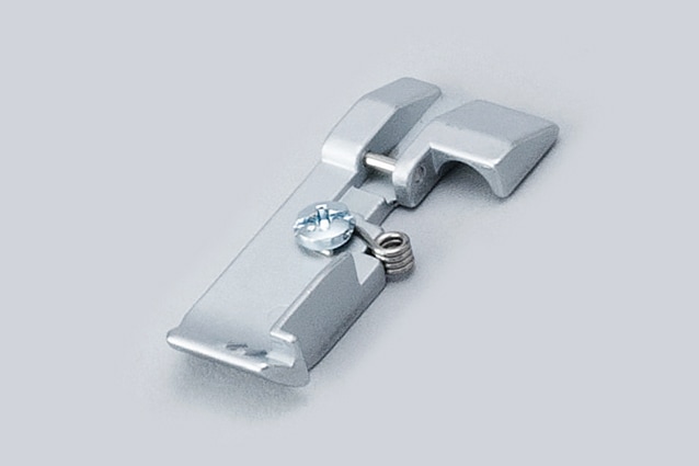 ジャノメ（JANOME）コード付け押さえ（1） ロックミシン用 型番：200-238-108【メーカーお取り寄せ商品】